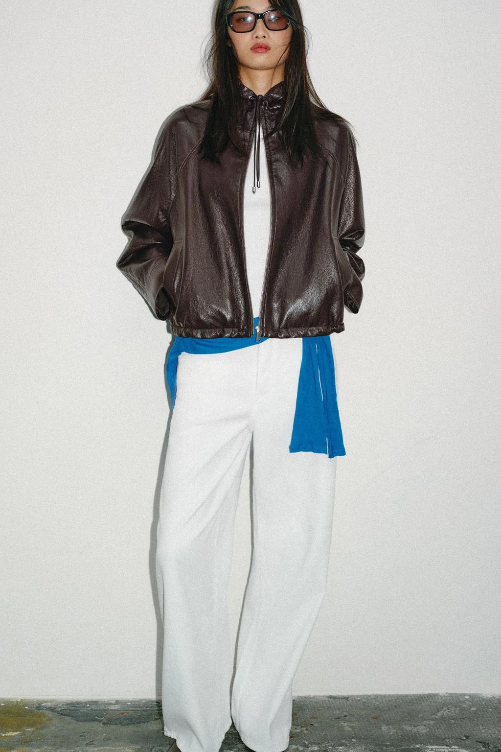 Куртка с капюшоном из искусственной кожи — ЭФФЕКТ КОЖИ