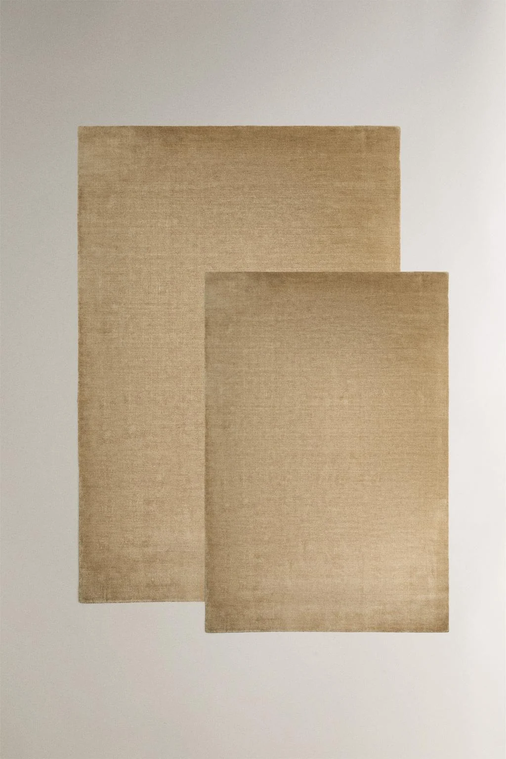 Шерстяной ковер с однотонным дизайном — Ковры