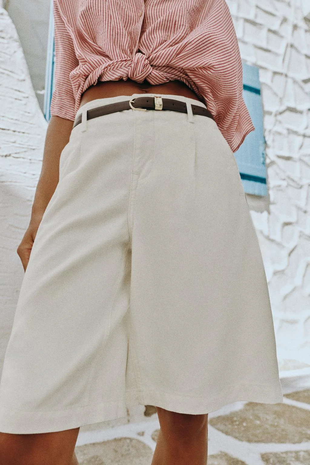 PLEATED BERMUDA SHORTS WITH BELT