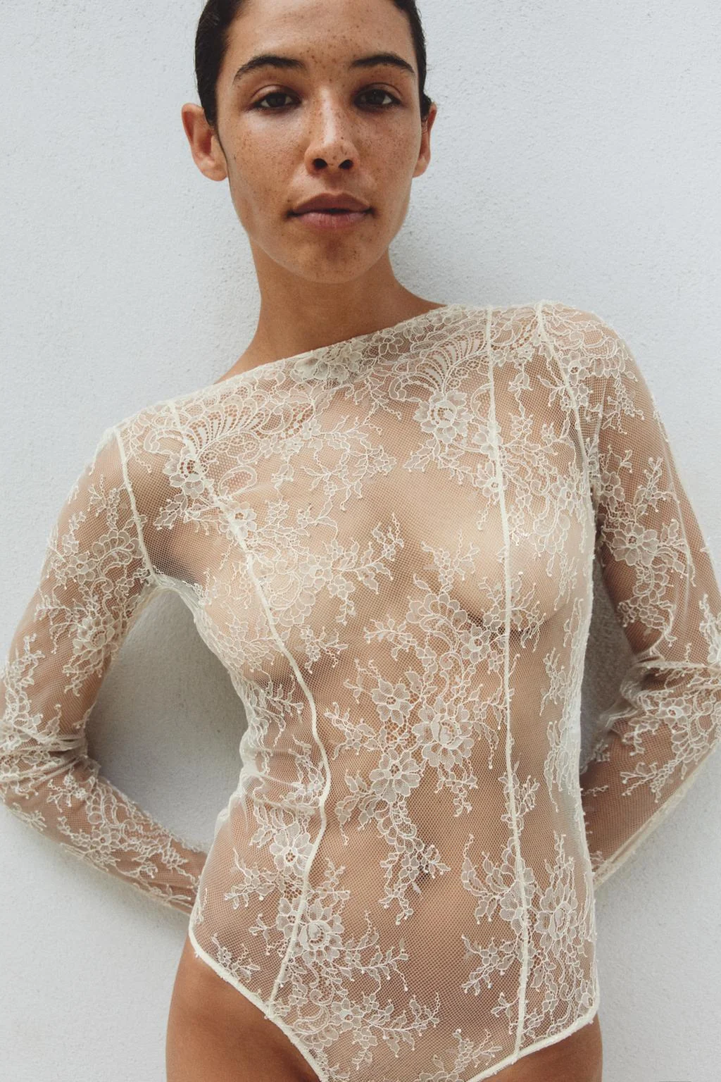 LACE BODYSUIT