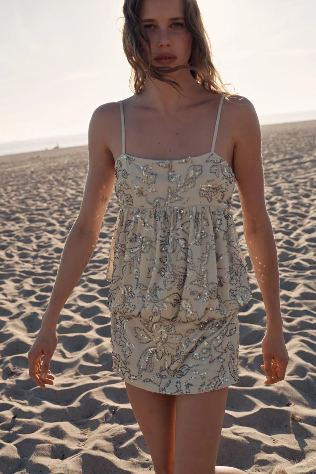 Мини-платье с бисером