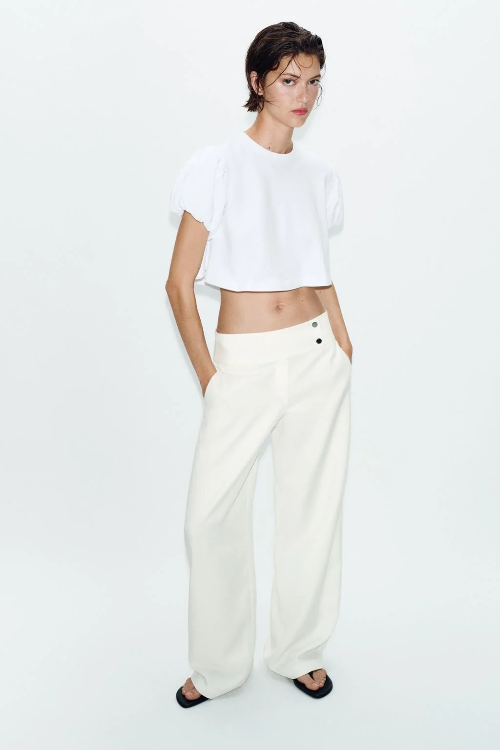 Укороченная футболка с объёмными рукавами — Белый