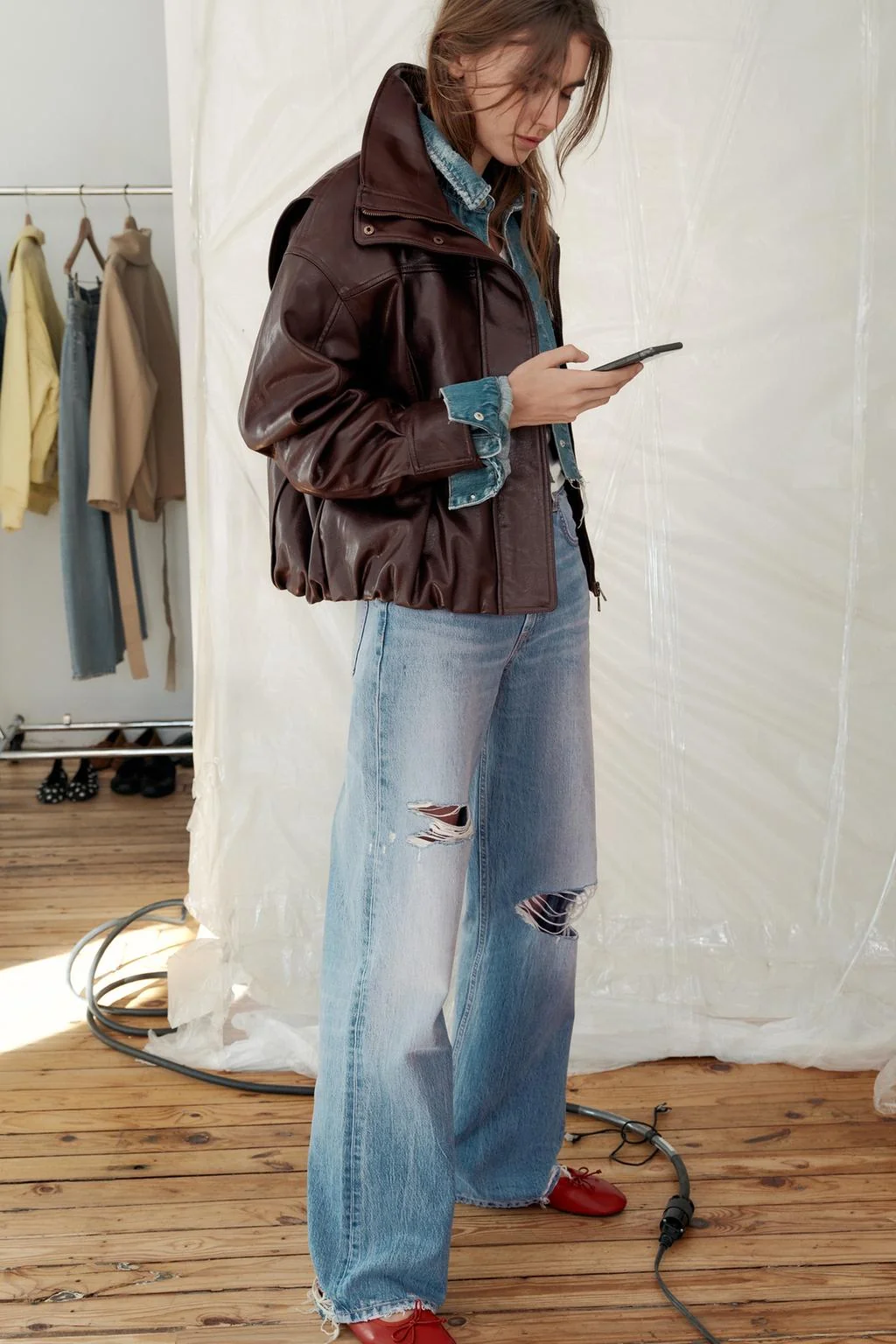 Куртка из кожи с эффектом со складками