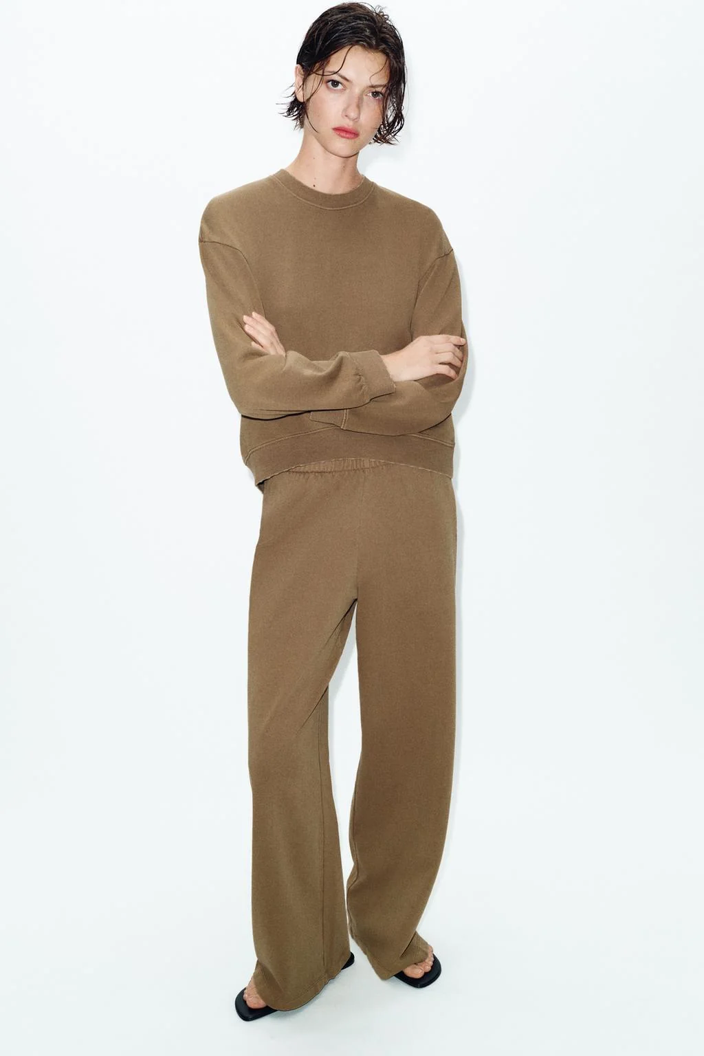 Свитшот с эффектом потёртости