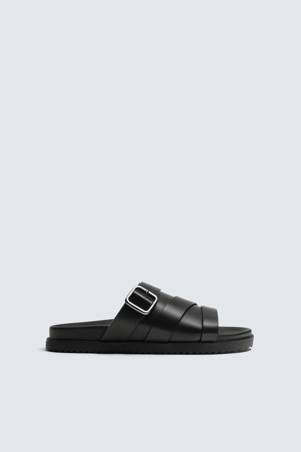 Сандалии с пряжкой