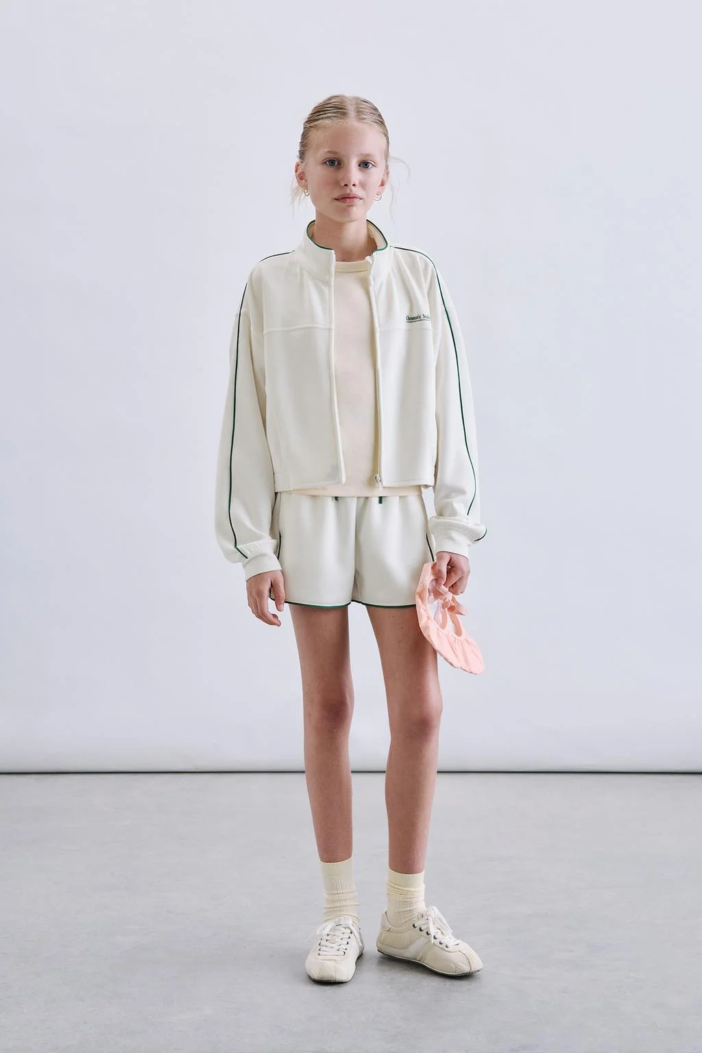 Свитшот с контрастной окантовкой — Тренировочная одежда