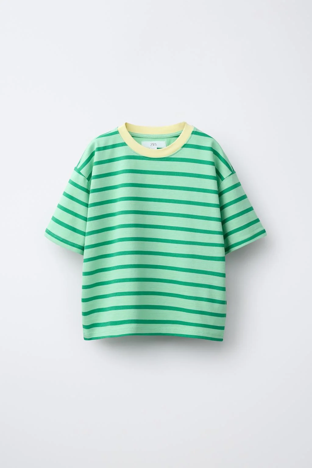 Плотная футболка в полоску