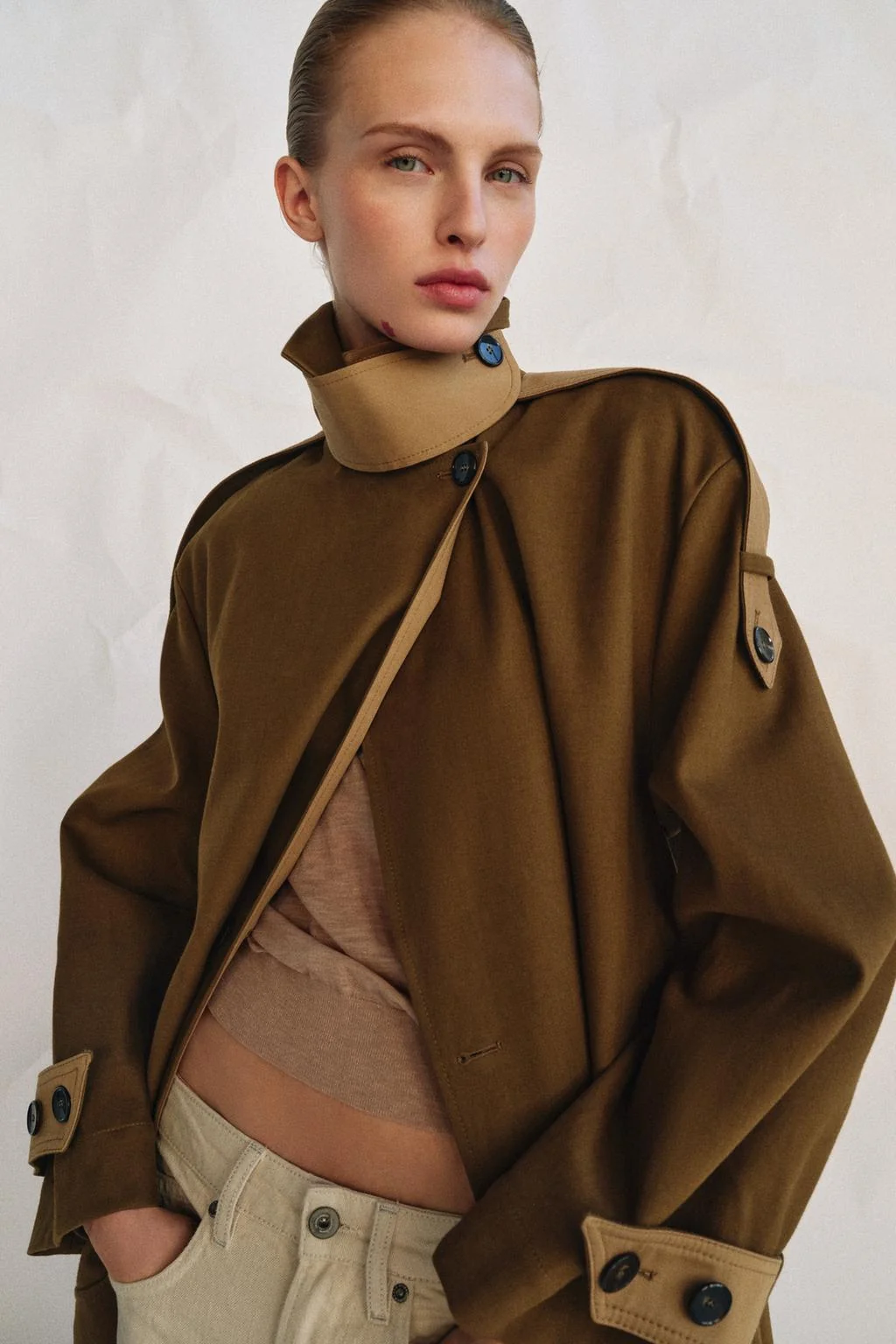Длинный тренч с контрастной отделкой ZW COLLECTION