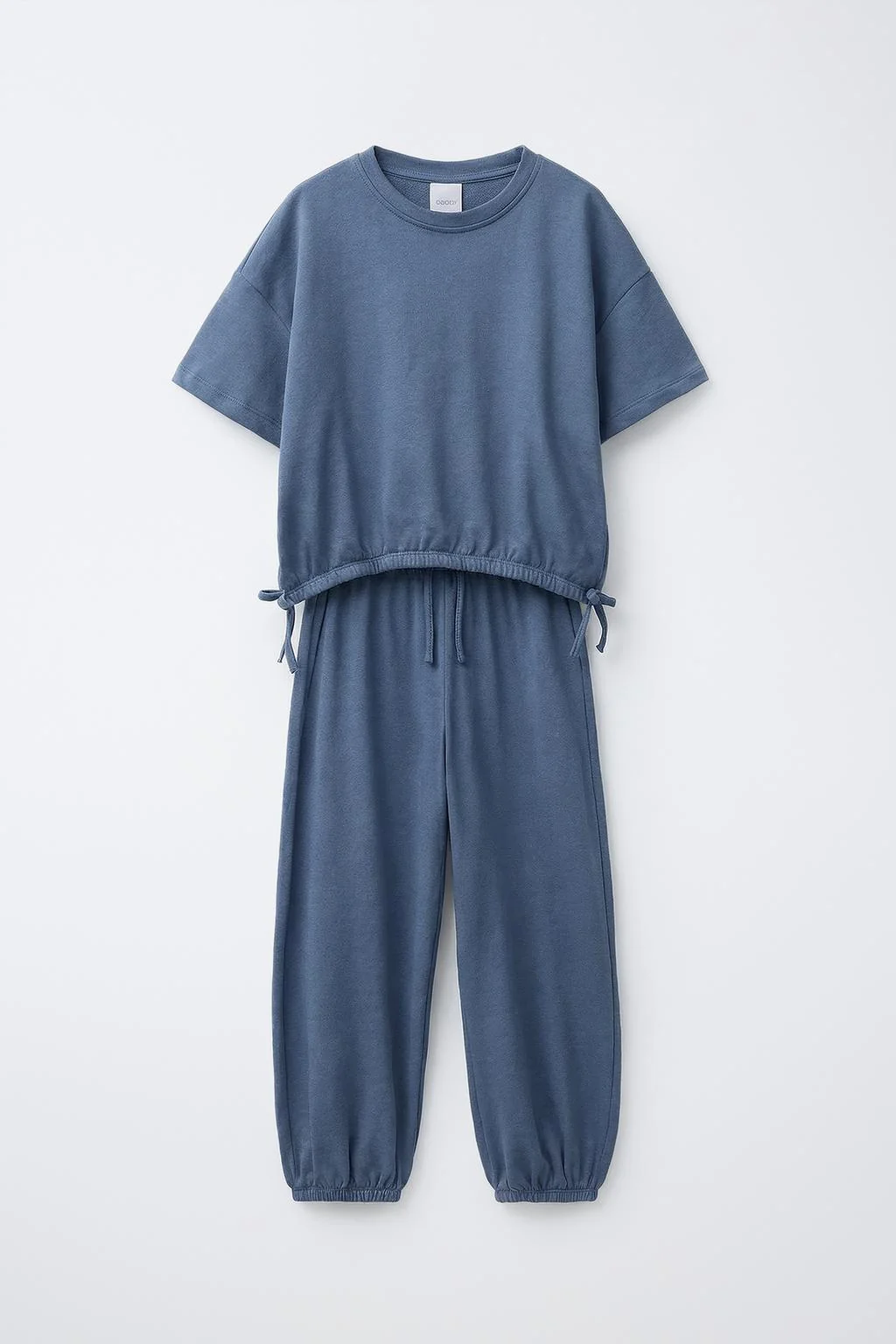 Набор: футболка с бантиками и джоггеры — Леггинсы и спортивные штаны