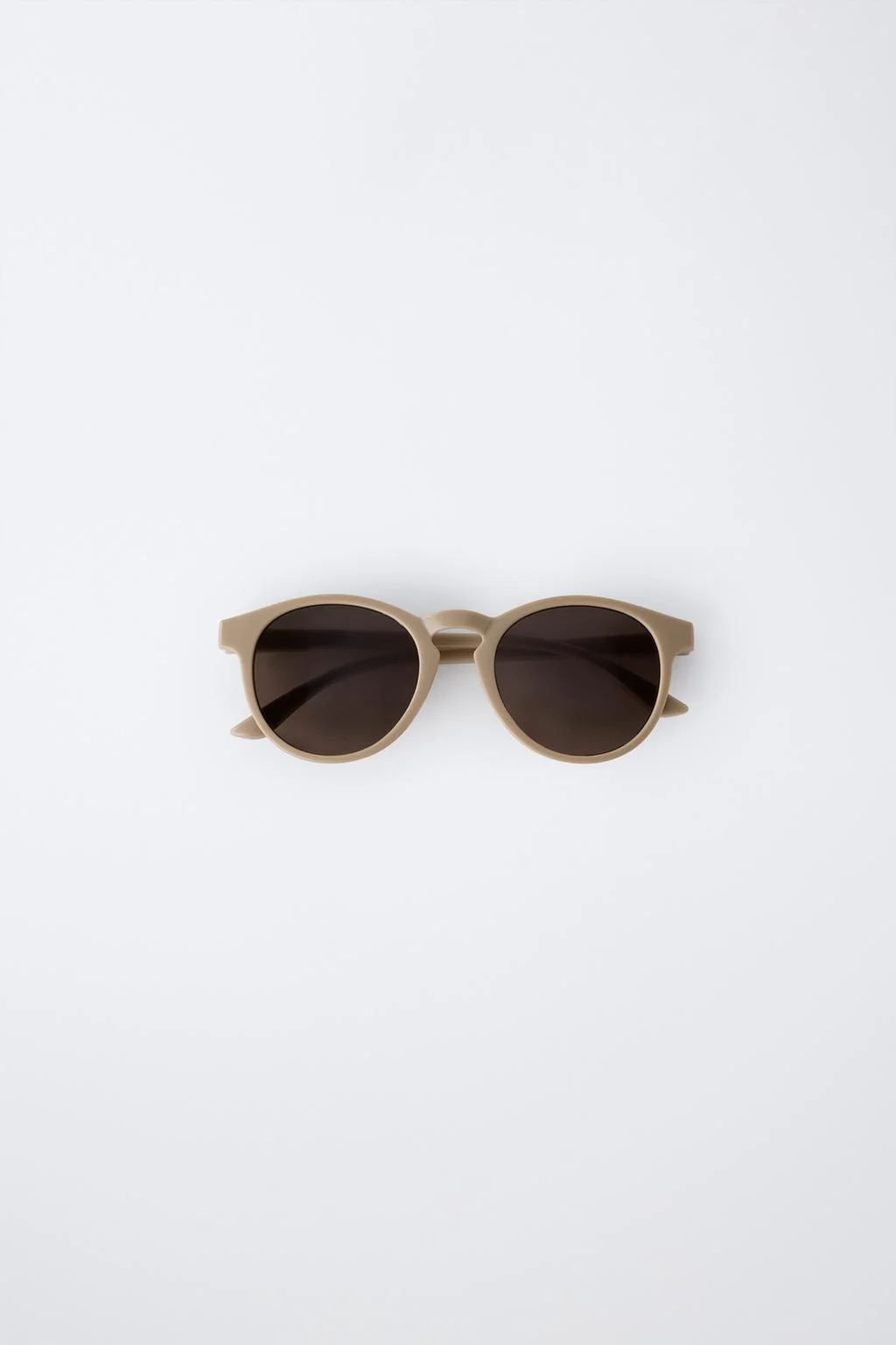 Солнцезащитные очки зауженной формы из смолы — Аксессуары