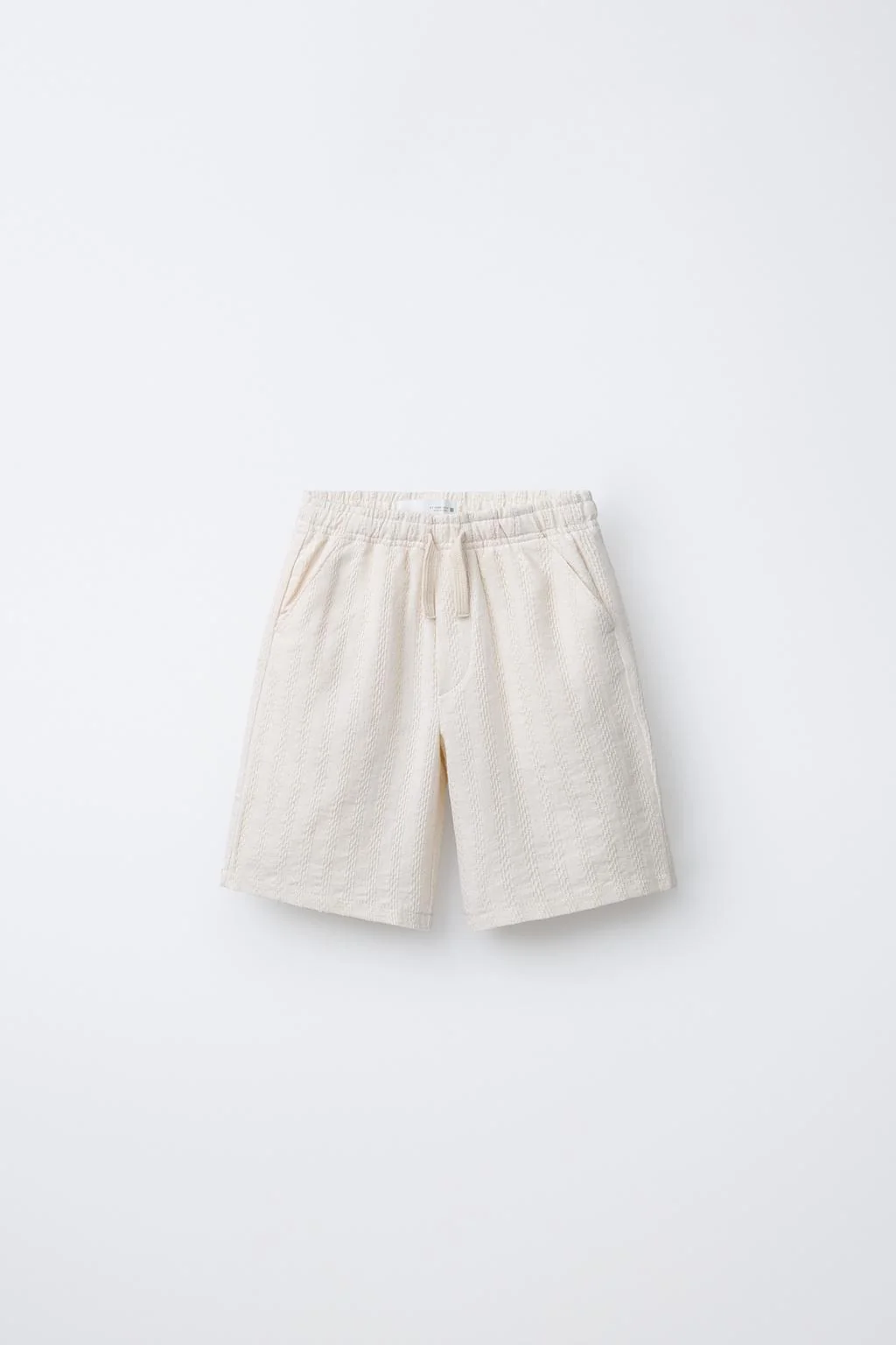 TEXTURED BERMUDA SHORTS