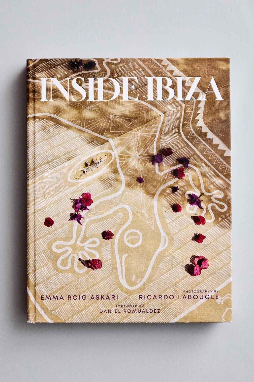 КНИГА INSIDE IBIZA (НА АНГЛИЙСКОМ)