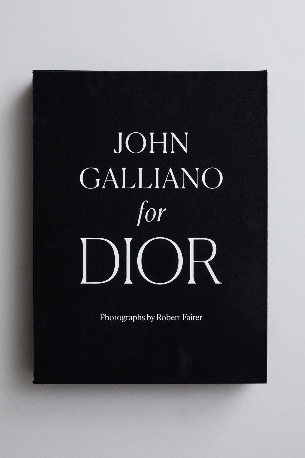 КНИГА ДЖОНА ГАЛЬЯНО ДЛЯ DIOR (НА АНГЛИЙСКОМ ЯЗЫКЕ)
