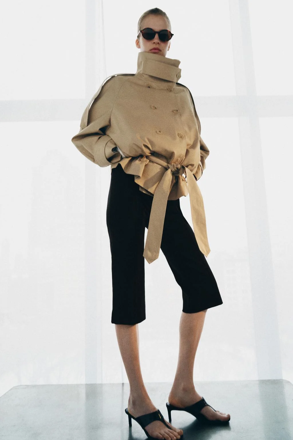 Плащ ZW COLLECTION с высоким воротником и короткой длиной — ТРЕНЧ