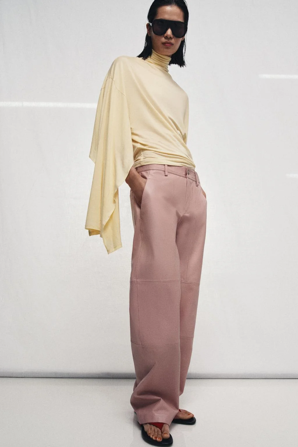 Асимметричная струящаяся блуза