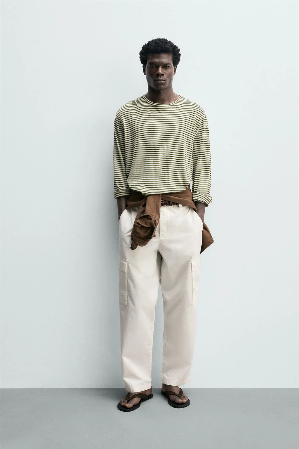 REGULAR FIT CARGO TROUSERS