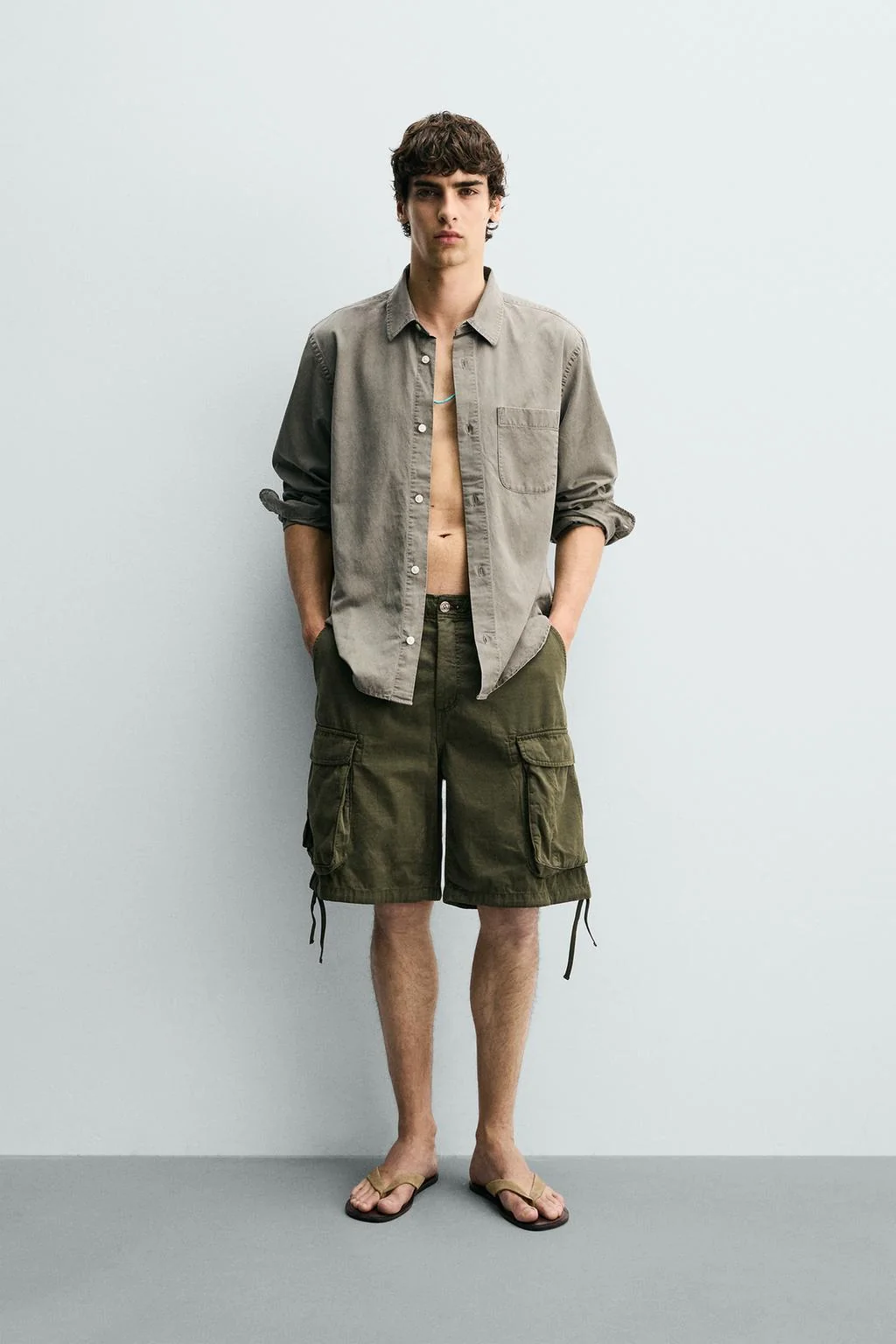 Бермуды с карманами-хаки свободного кроя с текстурой — Шорты