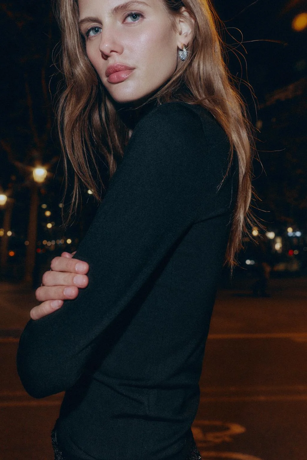 Серьги-обручи с стразами