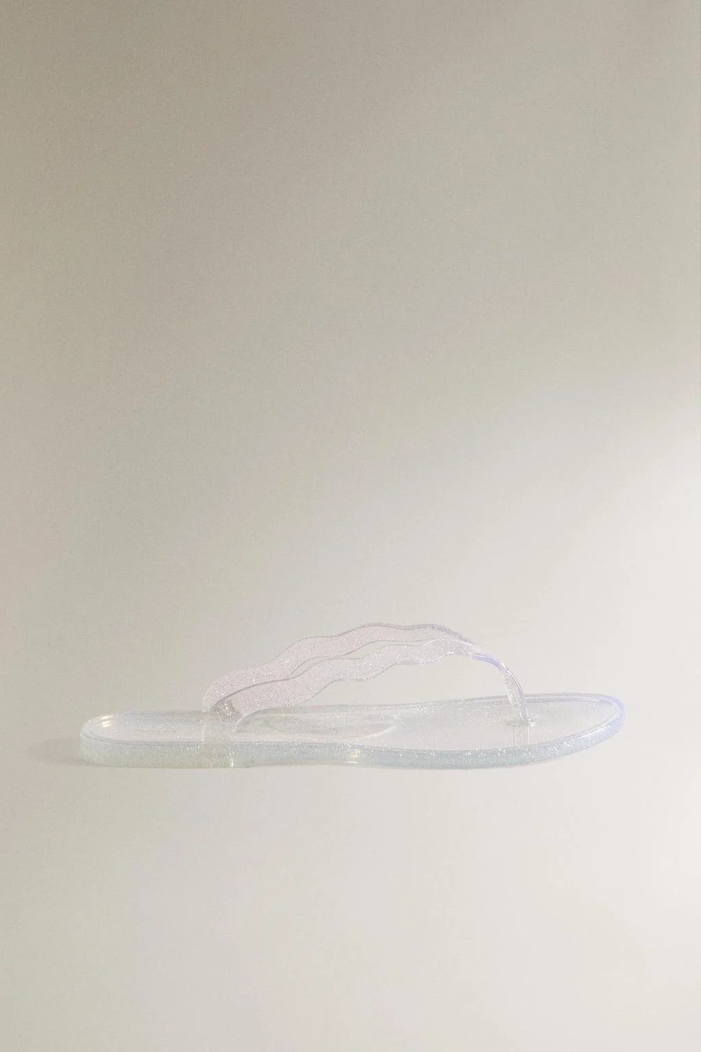 Блестящие сандалии — ПЛАЖНАЯ МОДА ДЛЯ ДЕТЕЙ