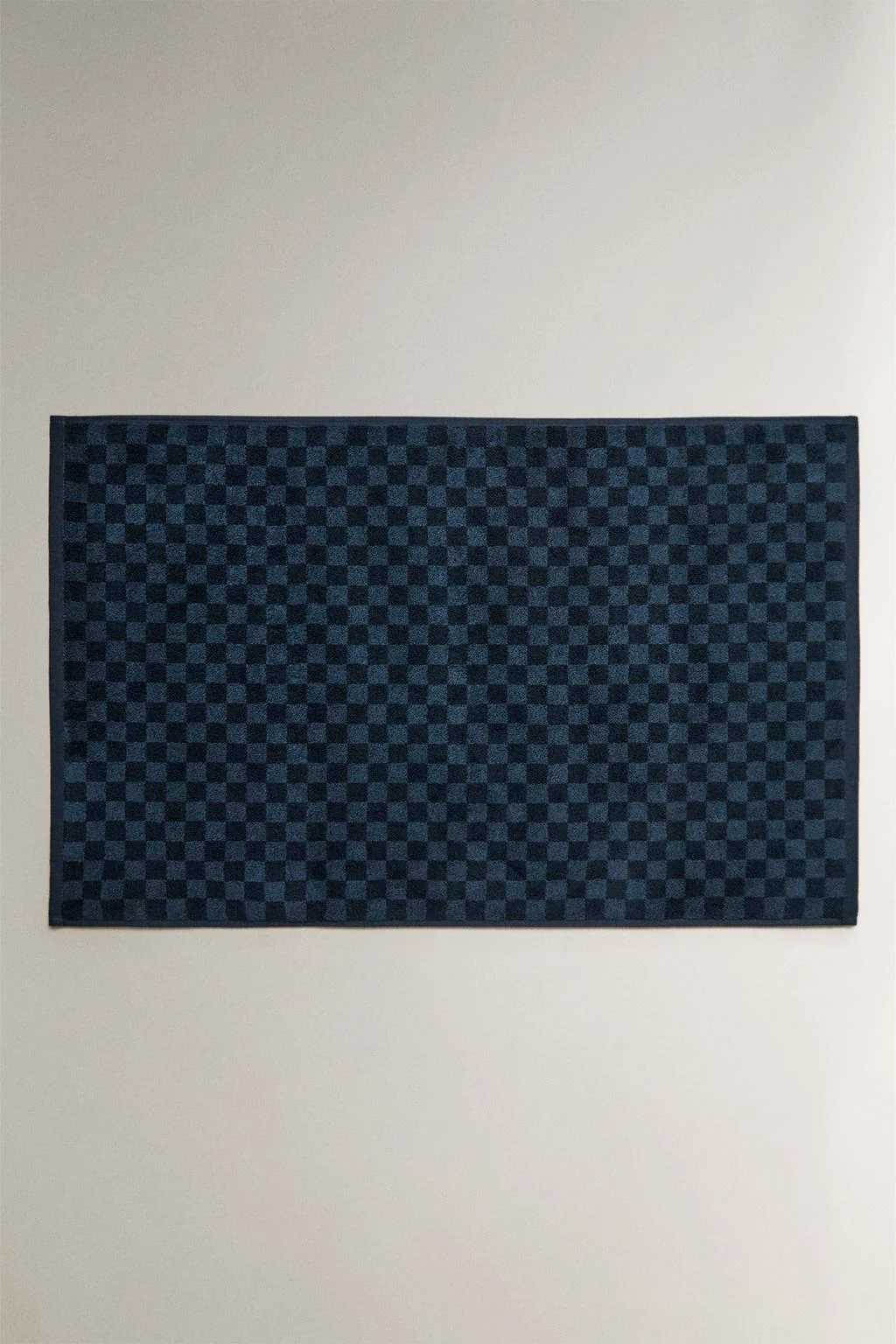 КЛЕТЧАТЫЙ КОВРИК ДЛЯ ВАННЫ — Ванная