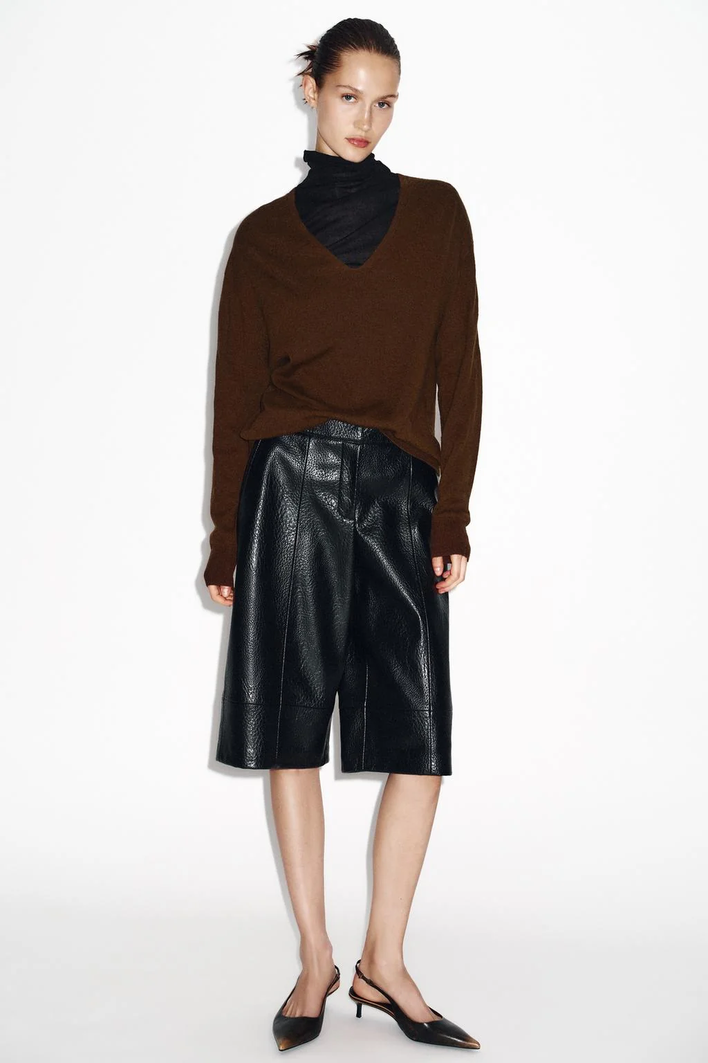 FAUX LEATHER LONG BERMUDA SHORTS