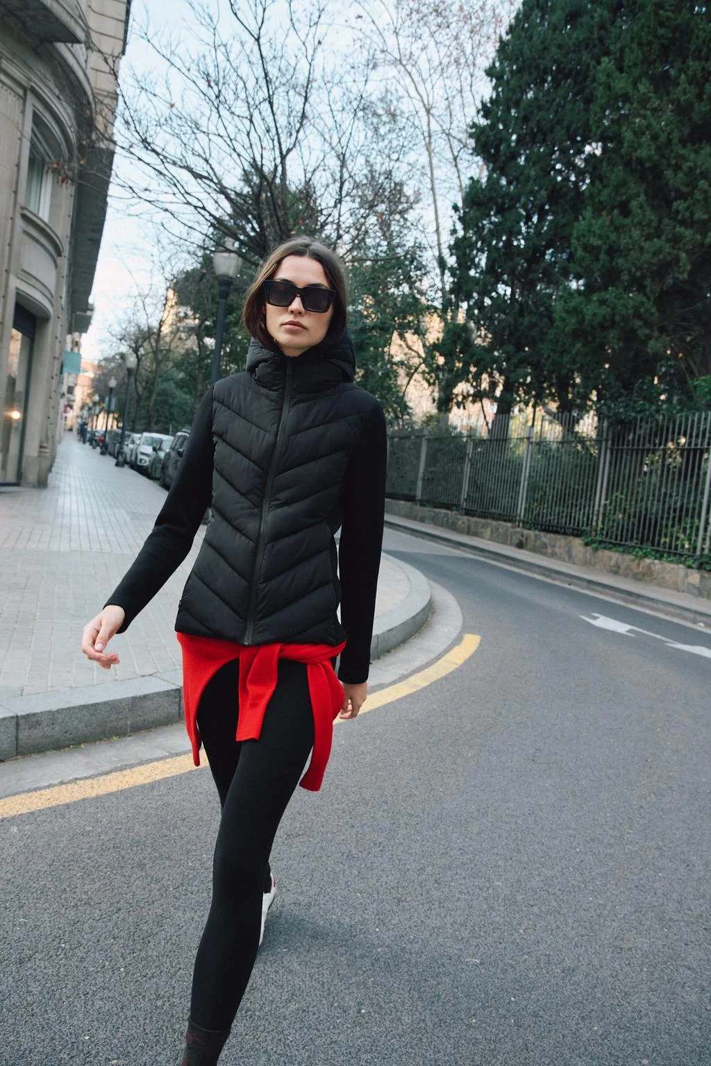 Дутая куртка с контрастными деталями