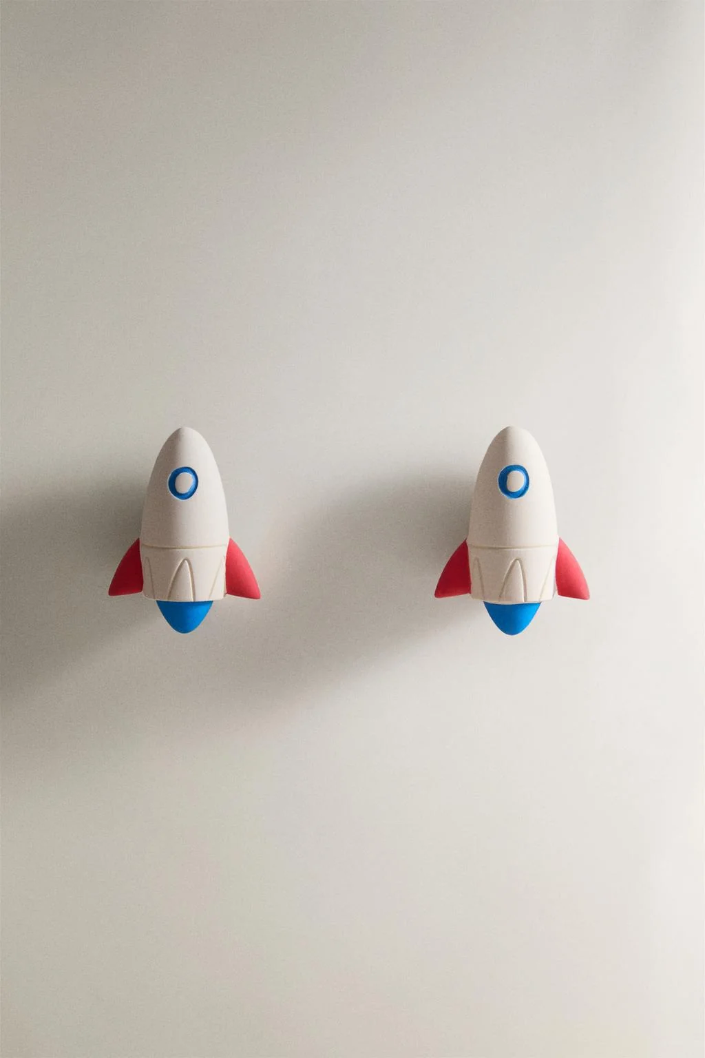 PACK OF CHILDREN'S SPACESHIP DOOR KNOBS (PACK OF 2)
