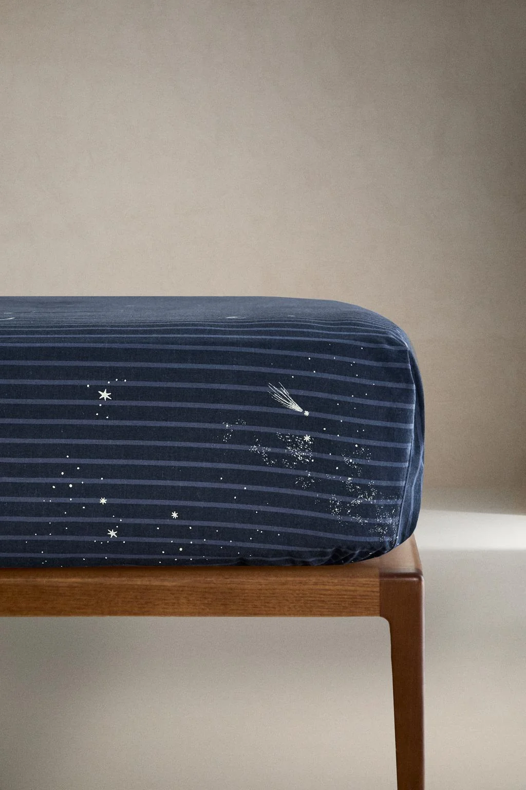 CHILDREN'S STRIPED SPACE FITTED SHEET