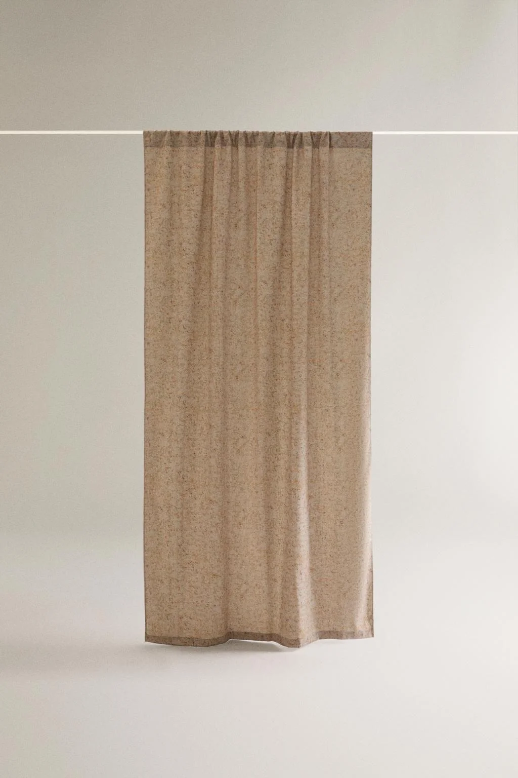 MEDIUM OPACITY FLORAL CURTAIN