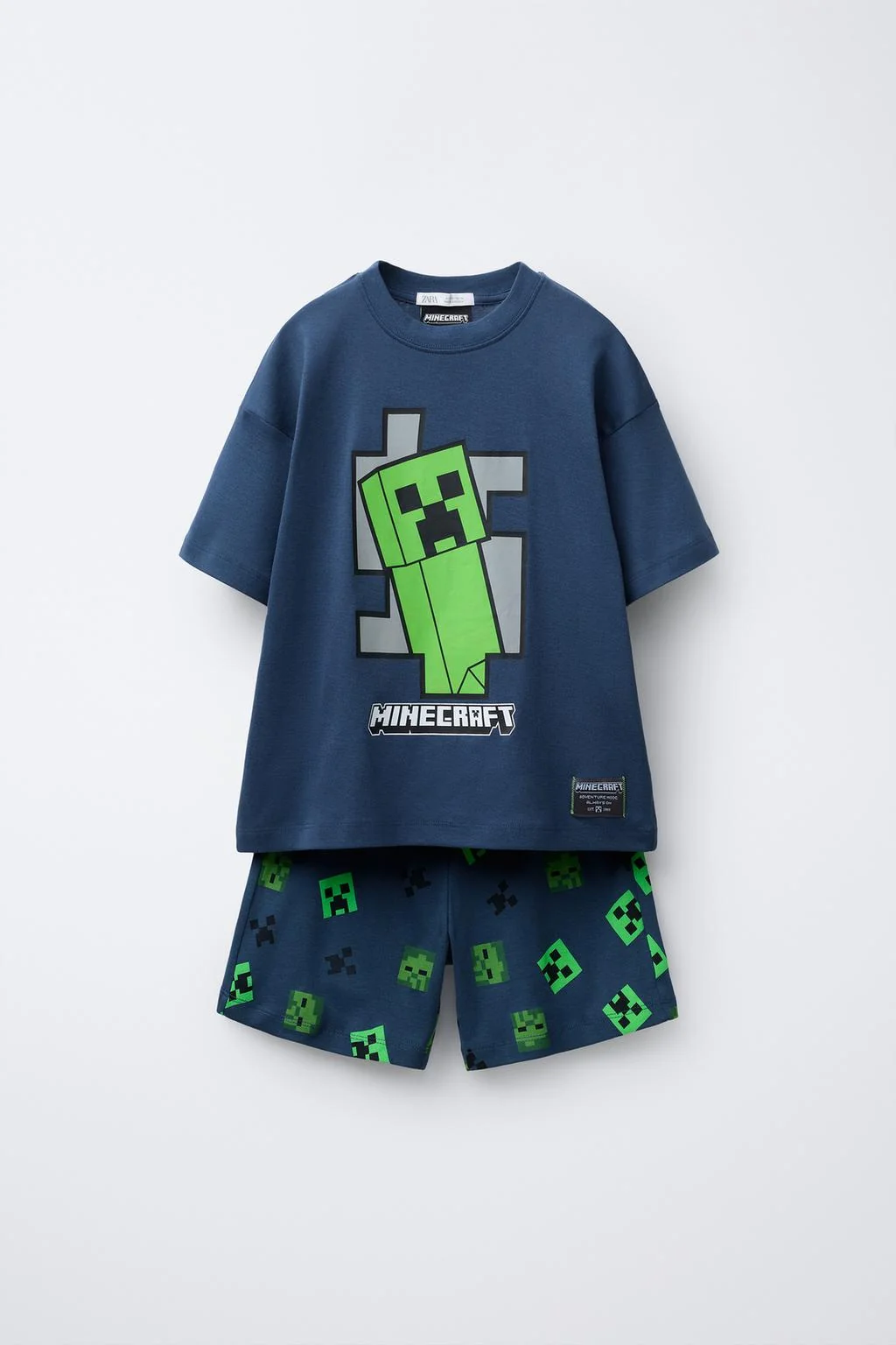 AGES 6-14 / MINECRAFT © MOJANG AB. ™ PYJAMAS
