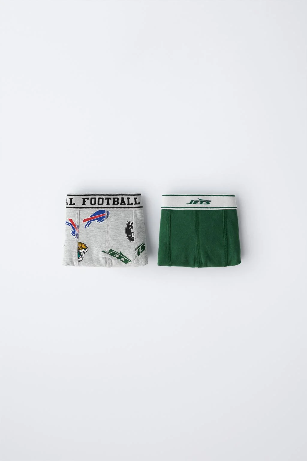 AGES 6-14 / 2-PACK OF NFL © OUTER STUFF BOXERS