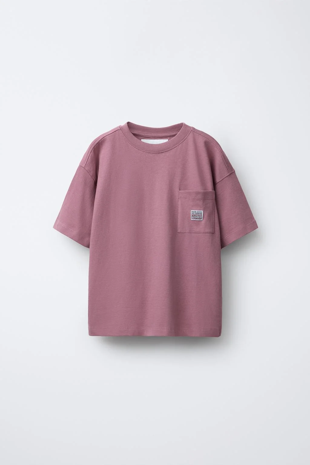 T-SHIRT WITH LABEL POCKET
