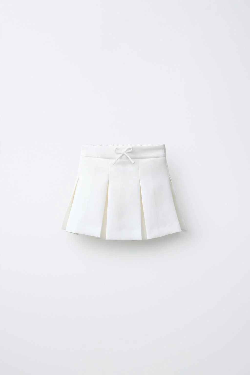 BOX PLEAT BERMUDA SKORT
