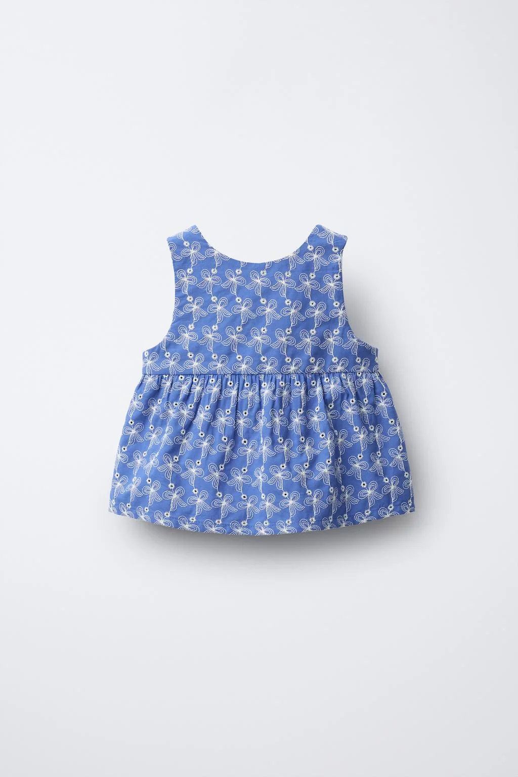 TOP WITH FLORAL EMBROIDERY