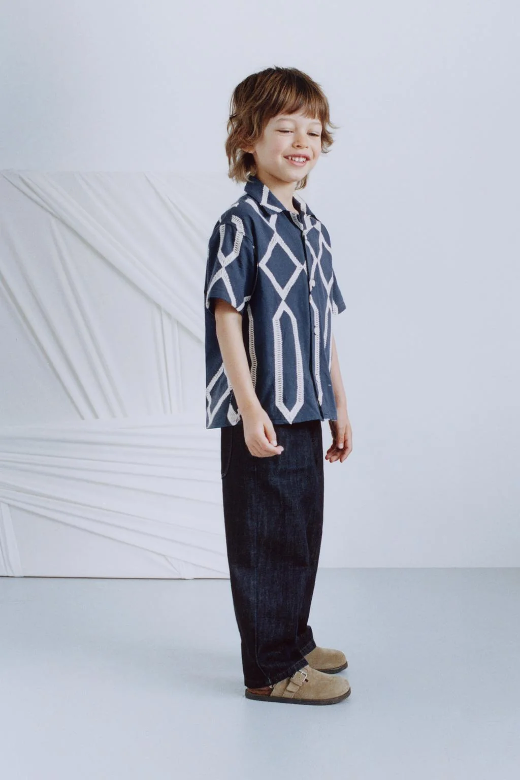 CONTRAST PRINT SHIRT