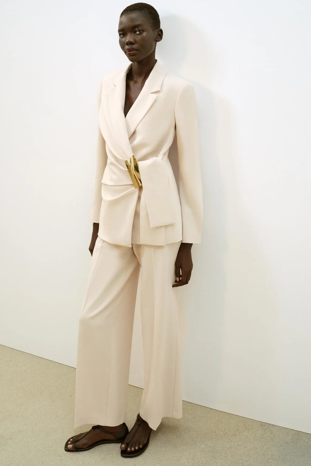 Двубортный пиджак с пряжкой — Пиджаки