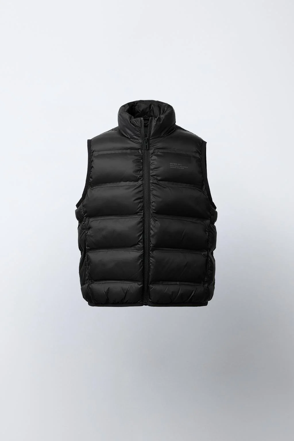 LIGHTWEIGHT WATER-REPELLENT HOODED GILET
