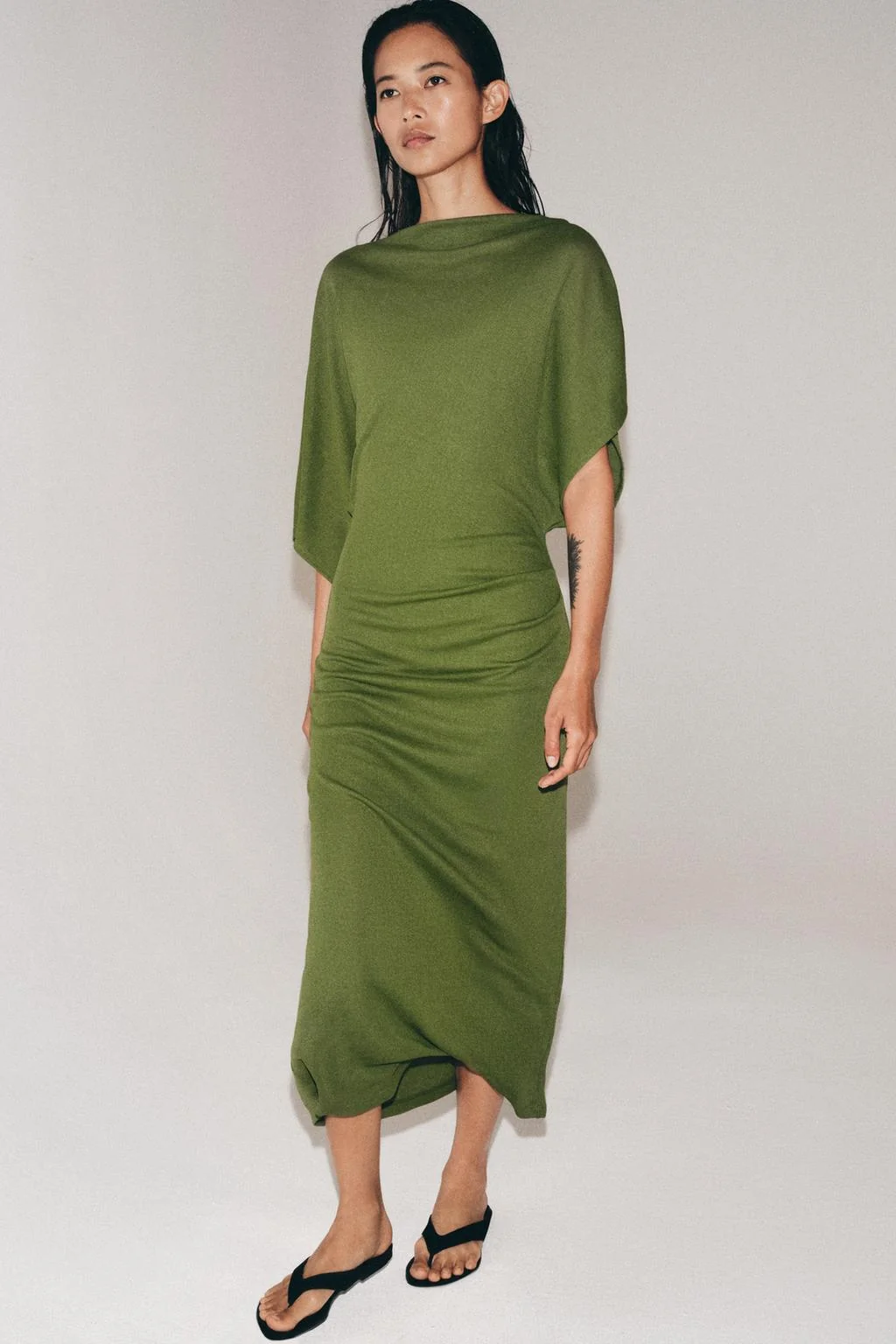 Длинное драпированное платье