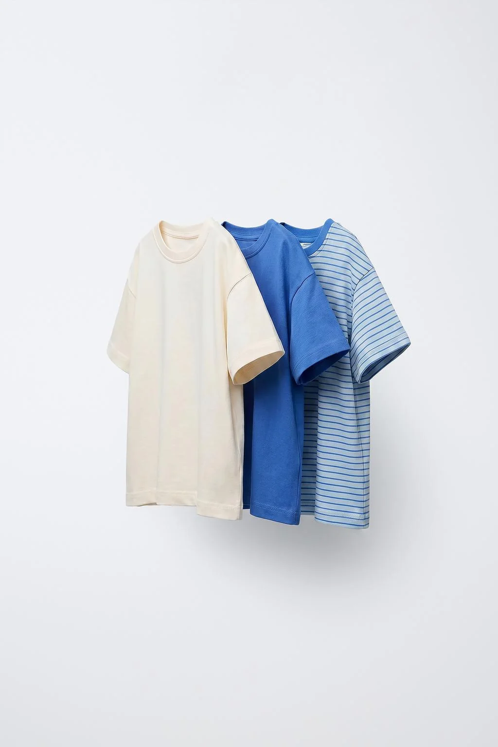 Набор из 3 футболок: в полоску и однотонная