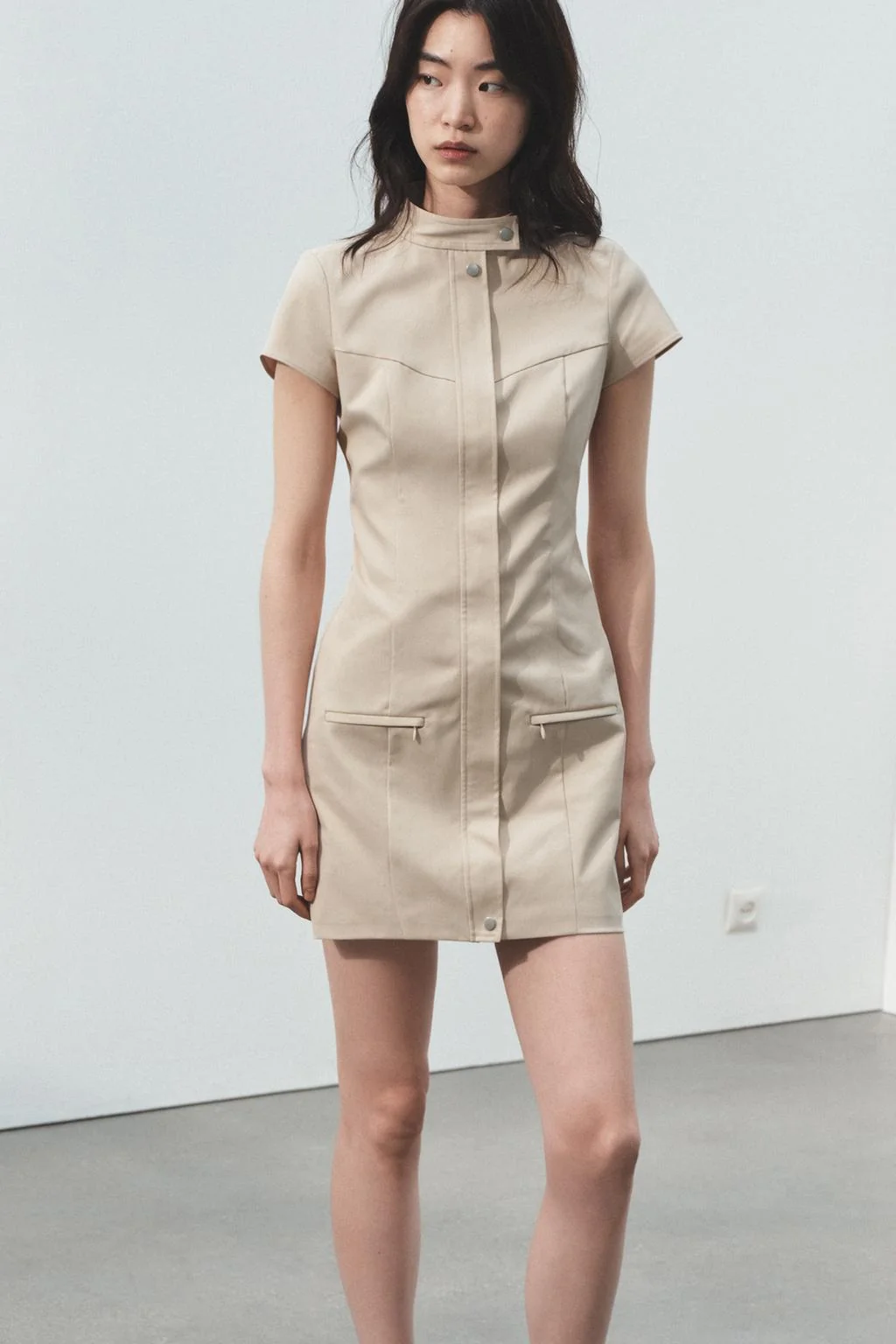 Эластичное короткое платье