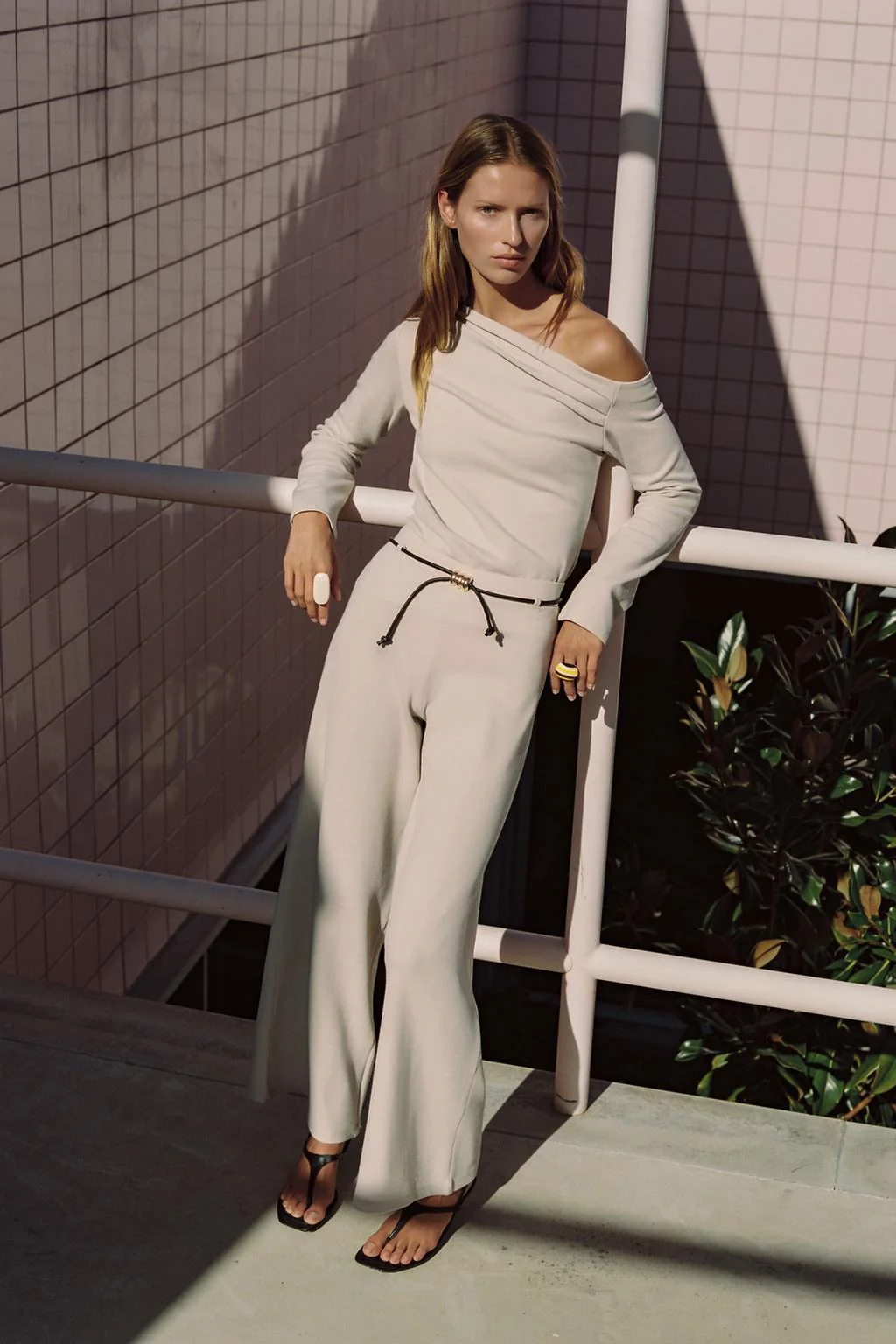 Асимметричный топ из пике