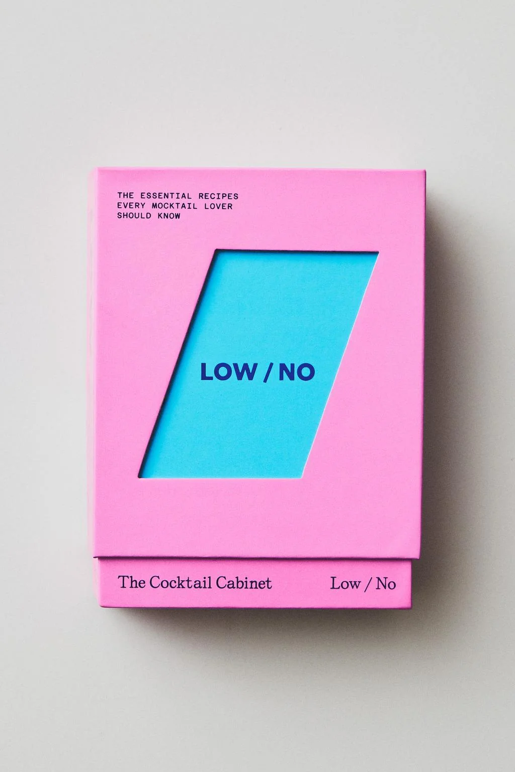 Коктейльный шкафчик книга LOW / NO (английский)