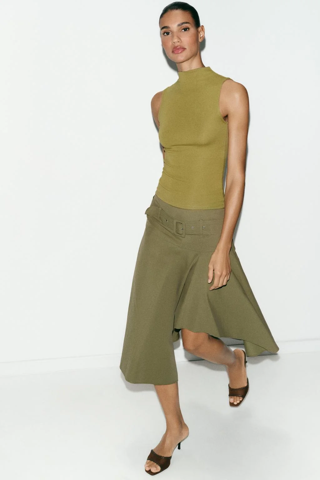 Топ без рукавов