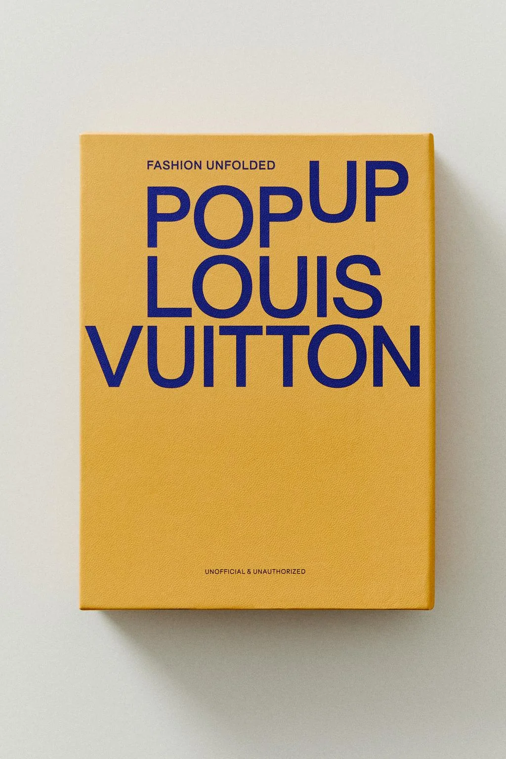 Мода развернулась всплывающая книга LOUIS VUITTON