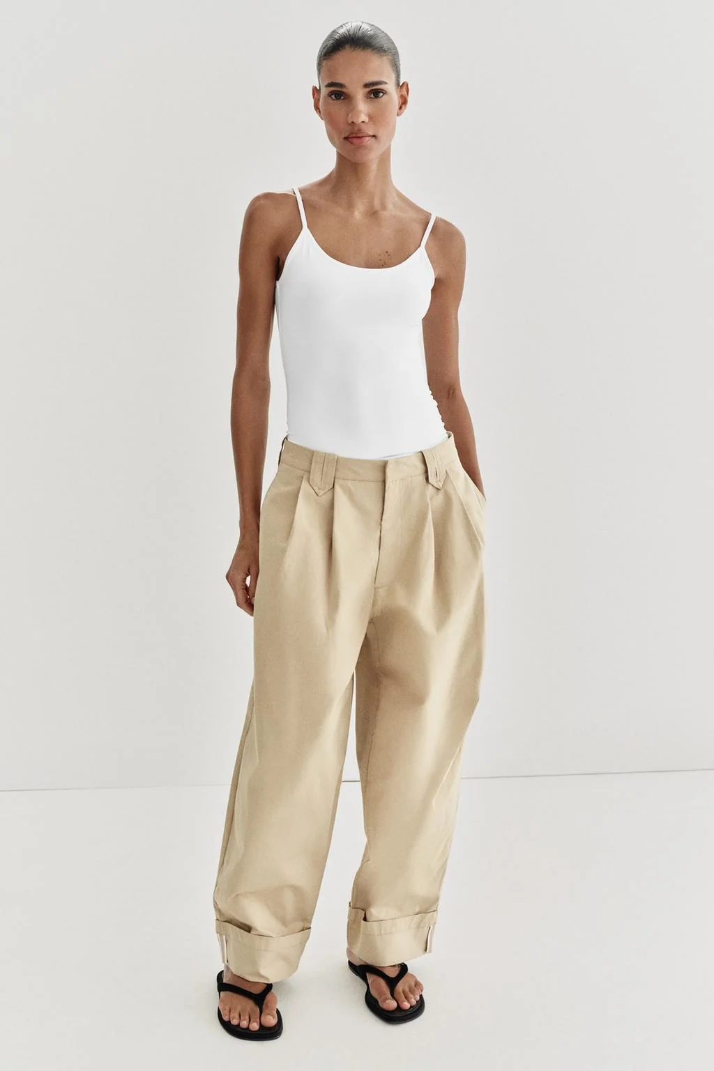 Футболка из полиамида с тонкими бретелями