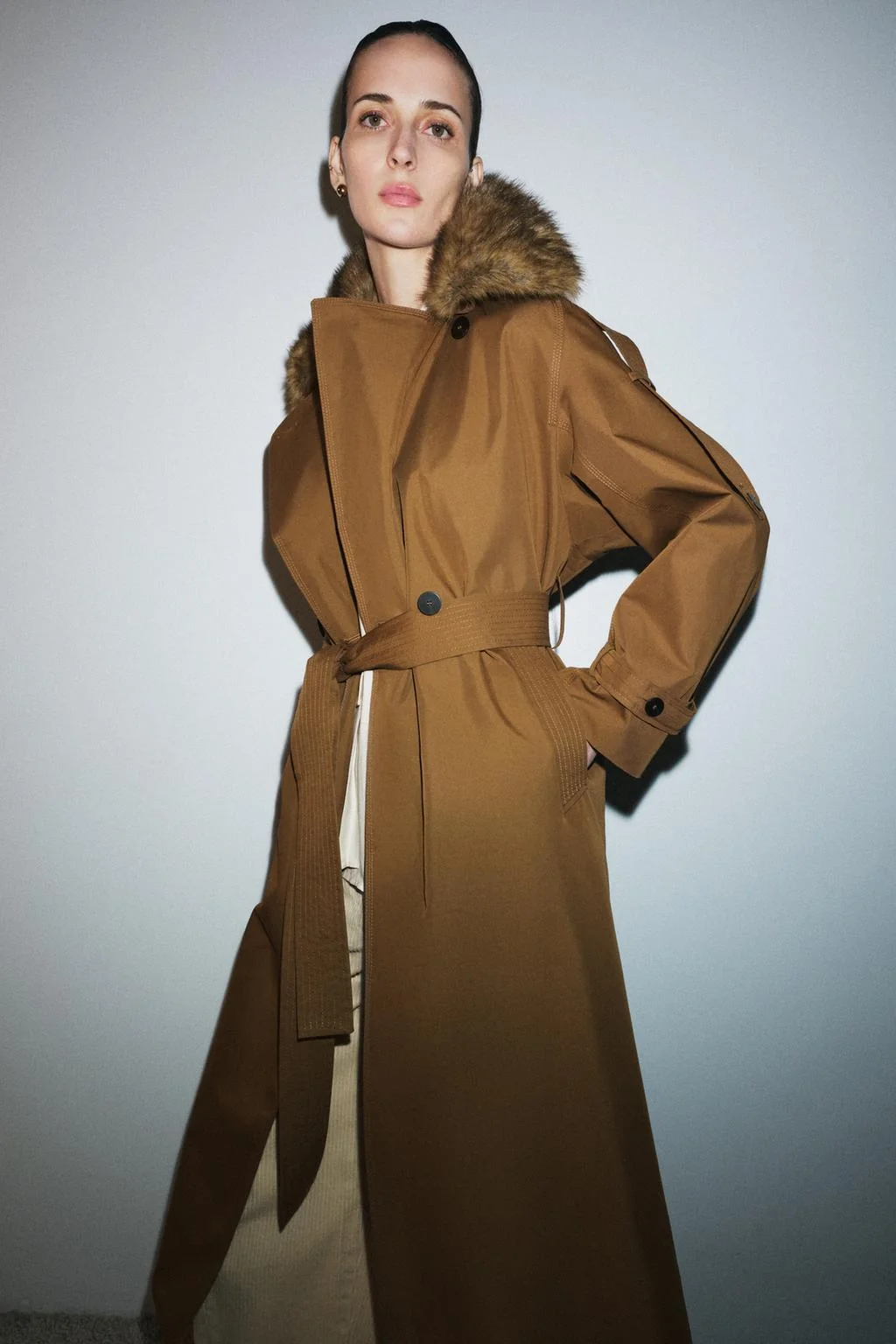 Oversize faux fur collar trench coat ZW COLLECTION limited edition — Верхняя одежда