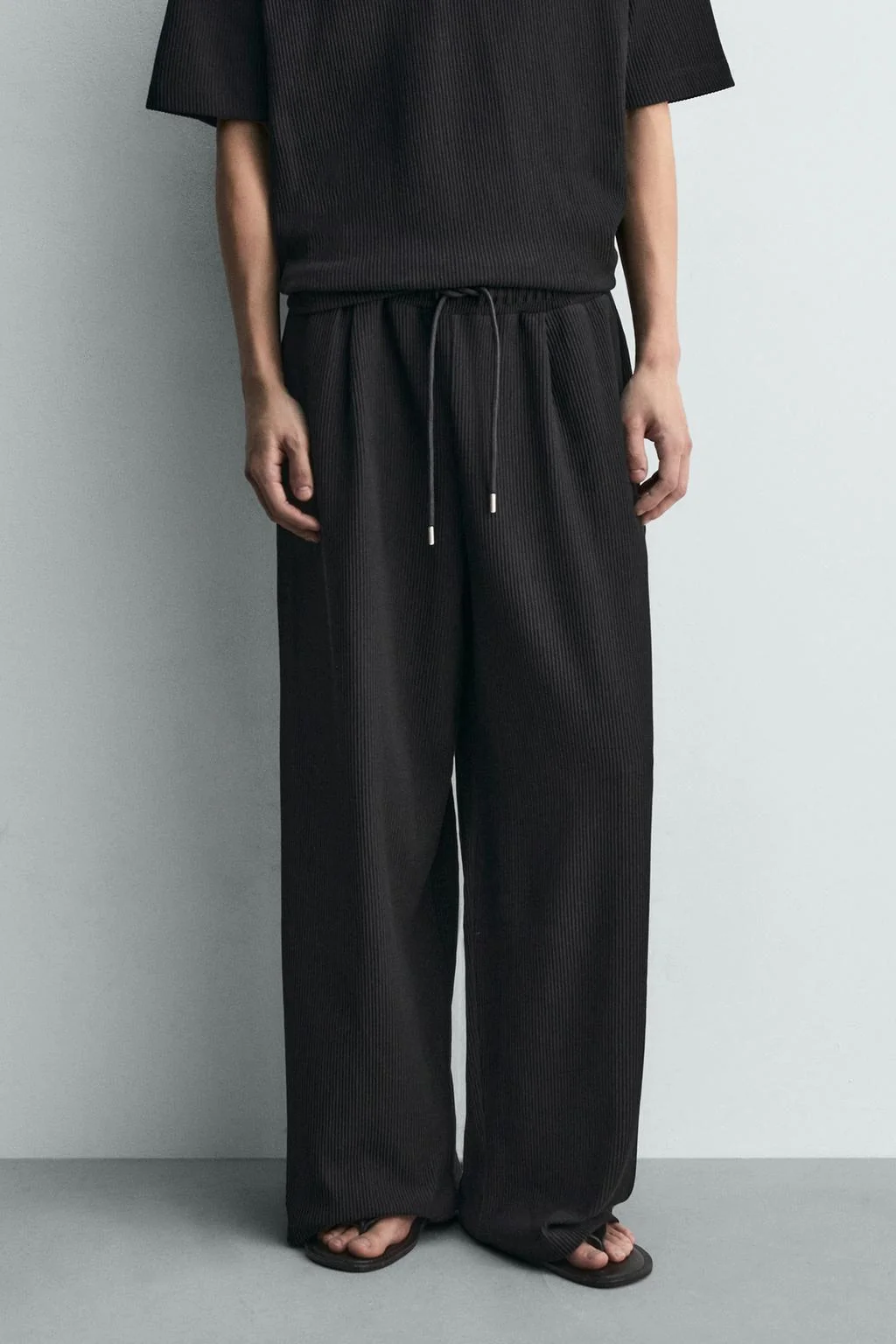 Свободные брюки со складками из оттомана