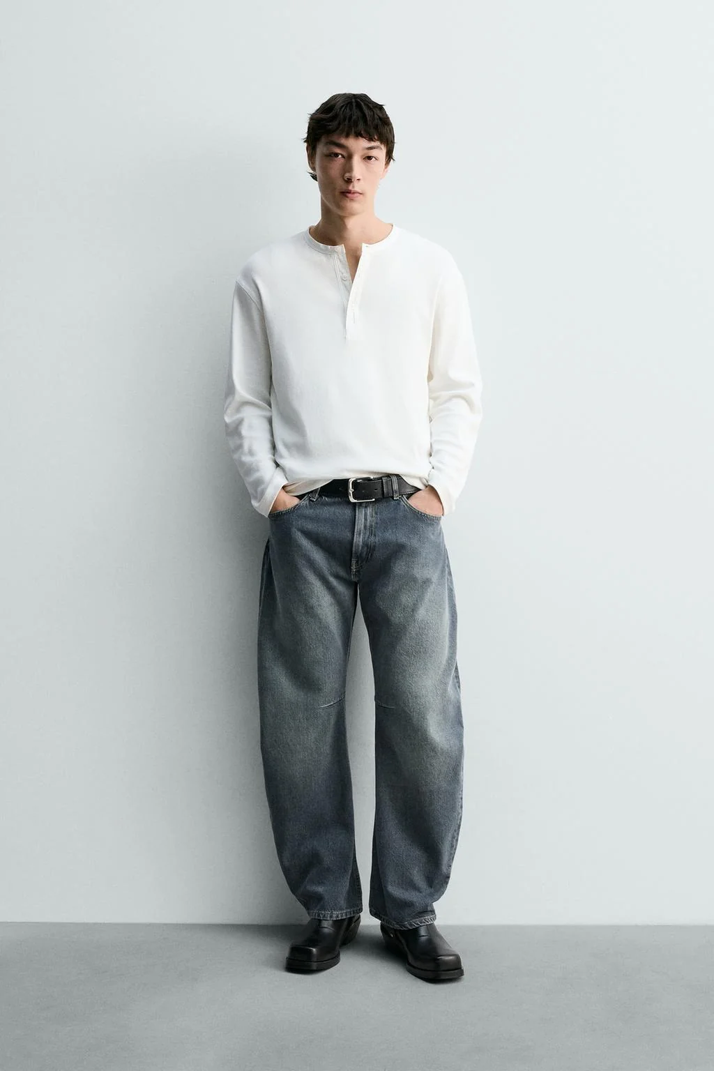 Relaxed barrel fit jeans