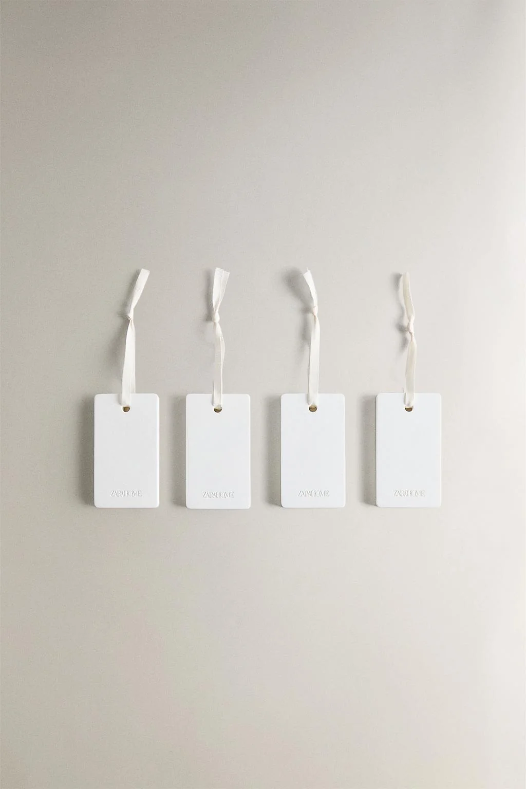 Набор из 4 ароматических брусков для шкафа абсолют льна — Базовые вещи