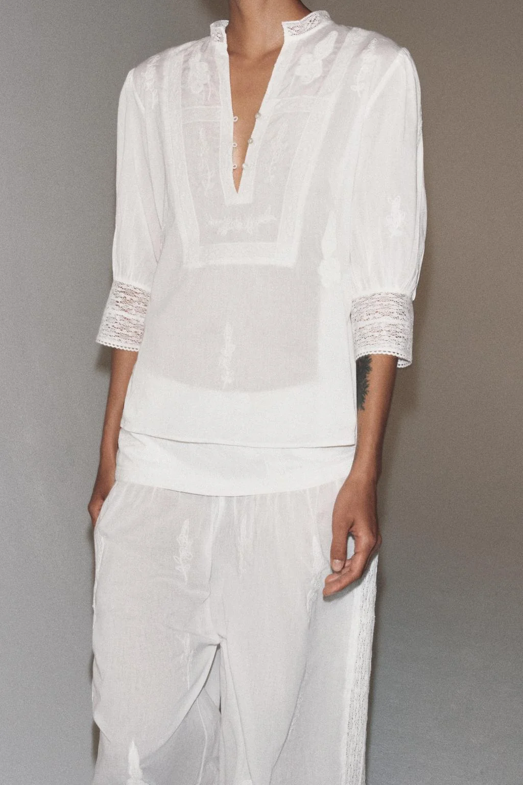 Blouse из коллекции ZW с вышивкой